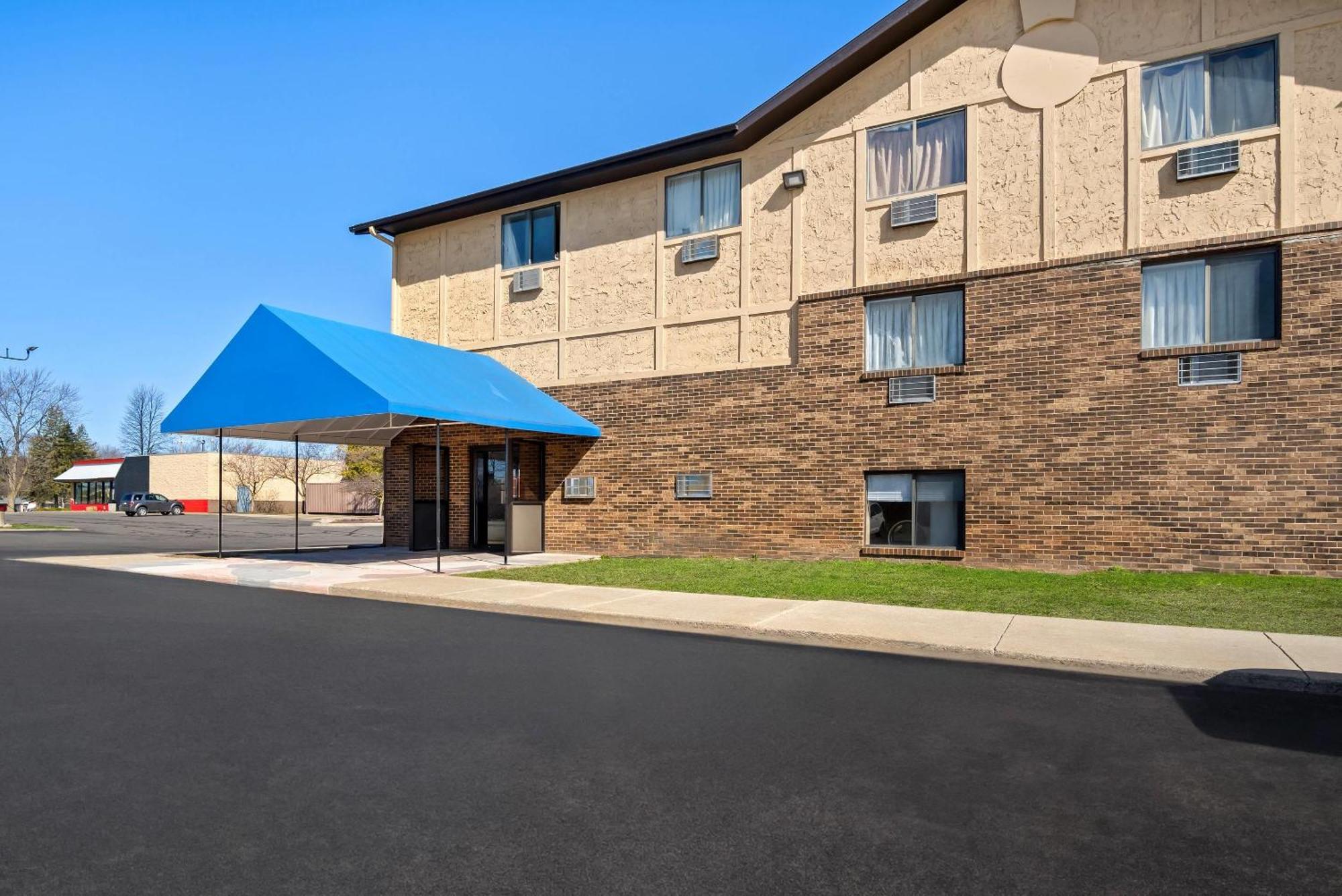 Auburn Econo Lodge Inn & Suites מראה חיצוני תמונה